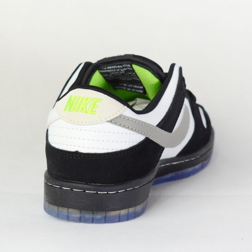 sb dunk staple